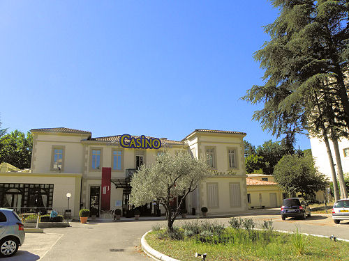 Greoux-les-Bains - Alpes de Haute-Provence - Luberon Provence