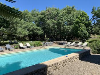 Gîte avec piscine en Lubéron, confortable et chaleureux