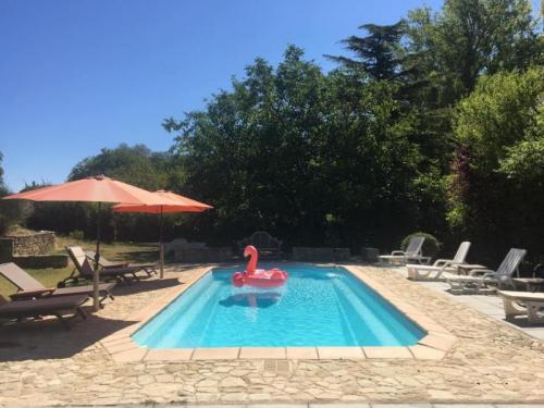 Location de charme avec piscine pour 4 personnes