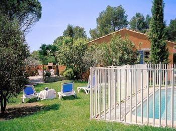 Gîte en Provence avec jardin et piscine privés
