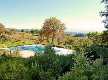 Location saisonnière avec piscine à Cabrières d'Avignon en Luberon