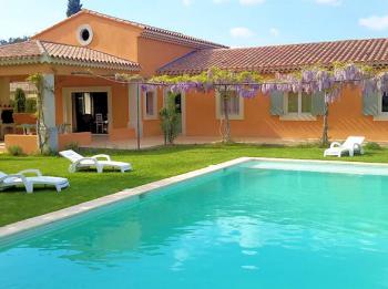 Villa de vacances avec piscine pour 8 personnes au pied du Luberon ,  climatisation