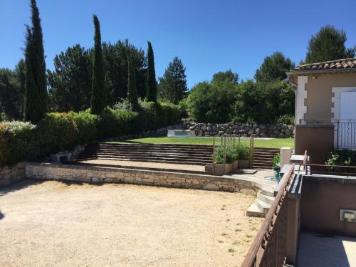 Location avec très belle vu et une piscine