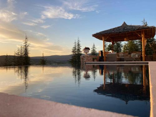 Location avec piscine en luberon avec vue panoramique