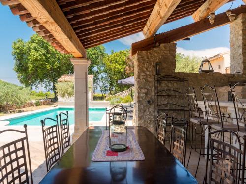 Villa de luxe pour 10/11 personnes avec piscine chauffée à Ménerbes dans le Luberon