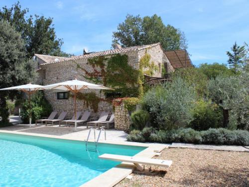 Gîte avec piscine à Gordes en Luberon