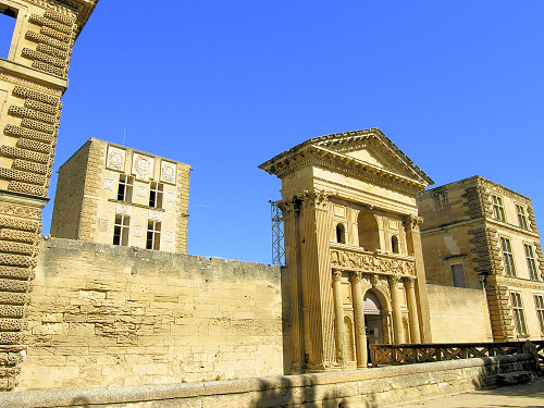 La-Tour-Aigues - Vaucluse - Luberon Provence